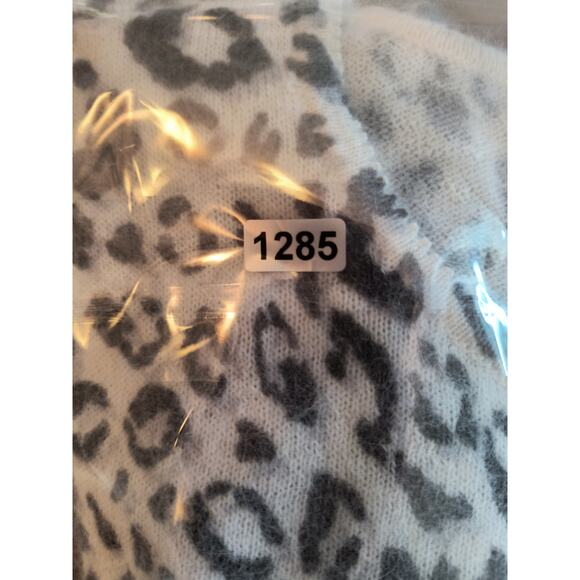 Ann Taylor Sweater Women's Sz SP Black White Leopard Print Rabbit Hair Pullover - Picture 12 of 12
